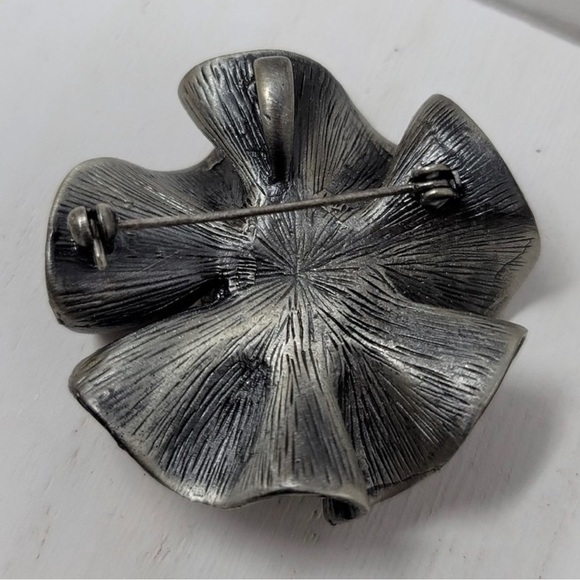 Ruffled Flower Brooch or Pendant - Picture 4 of 4